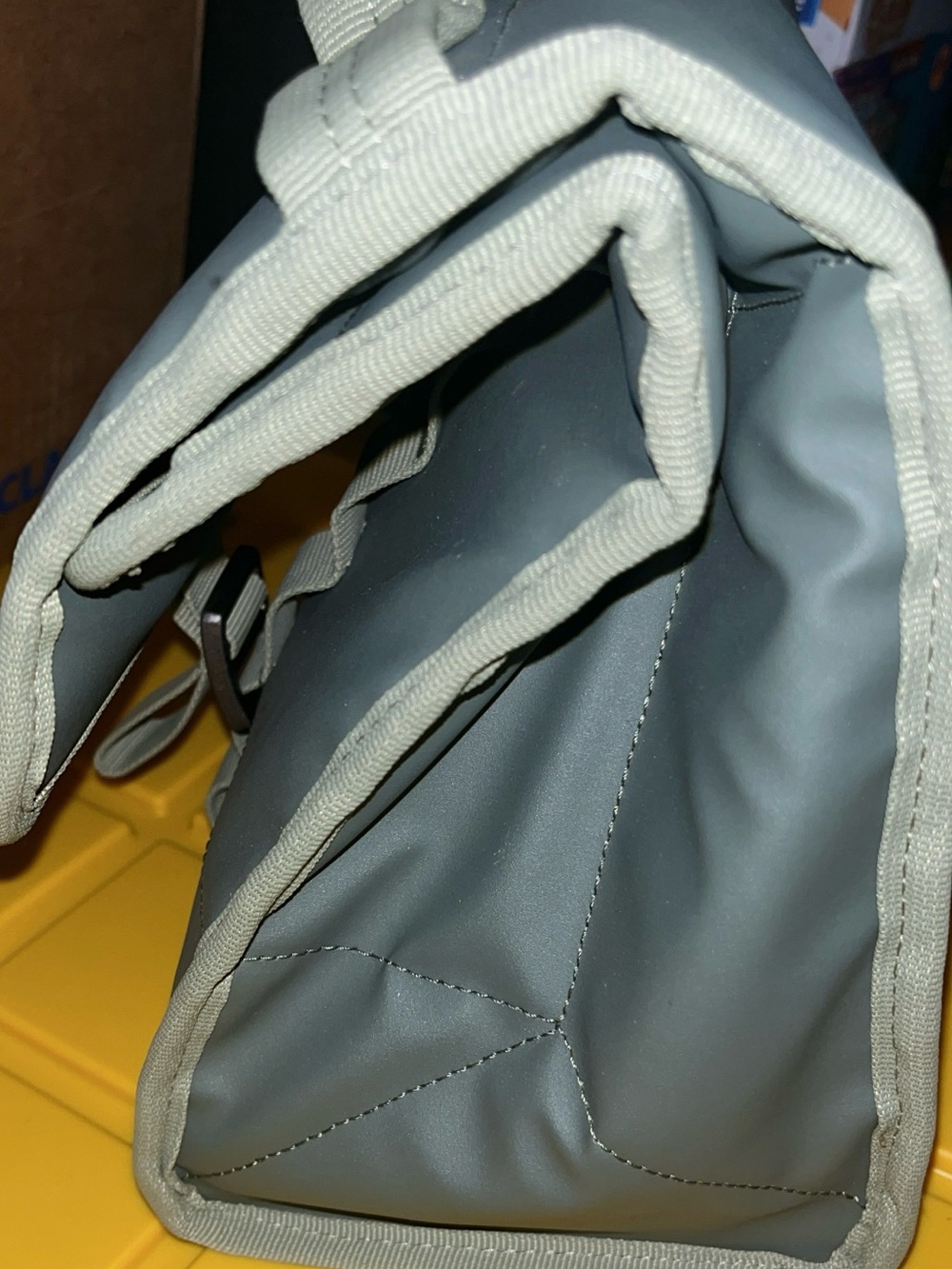 Yeti Gray Daytrip Carry Cooler Bag lunch bag 6L - Picture 6 of 7